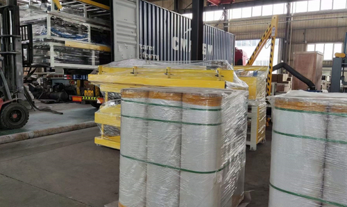 A linha de produção de teto de gesso totalmente automática foi enviada para a Índia.