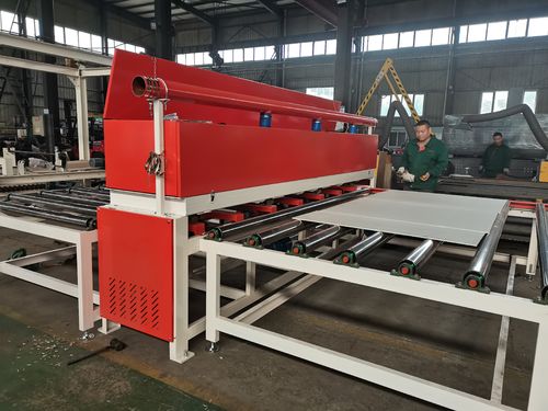 Últimas soluções da empresa sobre Máquina de Corte de Placa de Gesso de 3 Metros Personalizada para Clientes Russos