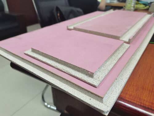 Últimos blogs da empresa sobre 2026 Máquina de Grooving de placas de gesso de 600 mm atualizada: compatibilidade com vários sulcos e fácil operação