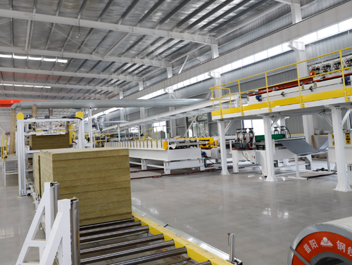 Últimos blogs da empresa sobre Hebei Greens Launches Stone Wool Sandwich Panel Production Line with 3-15 m/min Continuous Output