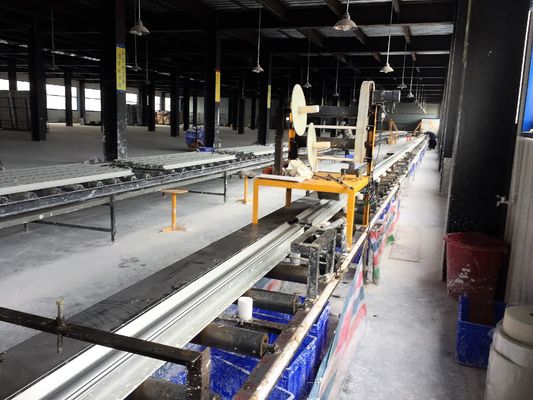 Bom preço. Tipo econômico linha de produção da máquina da fabricação da cornija da gipsita on-line