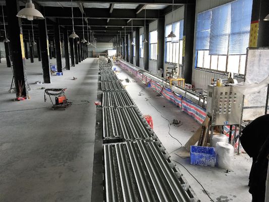 Bom preço. Máquina automática da fabricação da cornija do teto com linhas claras on-line