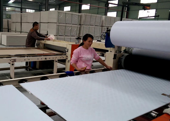 Linha de produção de tectos de gesso laminados de PVC e alumínio totalmente automática