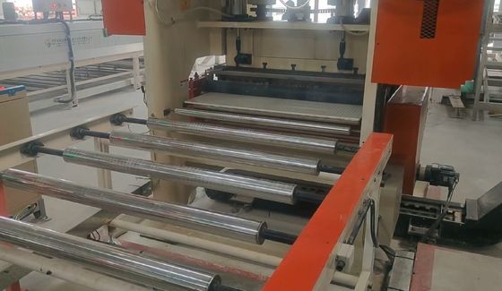 Bom preço. Máquina de perfuração de placas para pequenas empresas Máquina de tecto de placas de gesso perforadas on-line