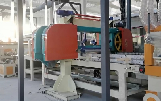 Máquinas e aparelhos de produção de placas de lã de rocha para painéis isolantes