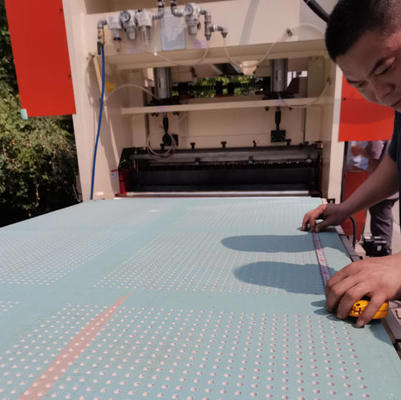 Máquina de perfuração de chapas de plástico de perfuração automática completa