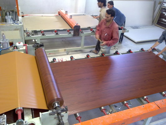 Bom preço. Telhas laminadas vinil do teto da gipsita que fazem a máquina com preço baixo on-line