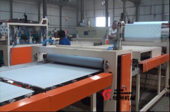 O teto do PVC telha a máquina de estratificação da placa de gipsita com prova impermeável/poeira