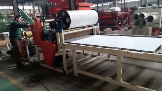 Bom preço. Planta famosa da máquina da laminação do filme do PVC dos materiais de construção do vinil de China do tipo on-line