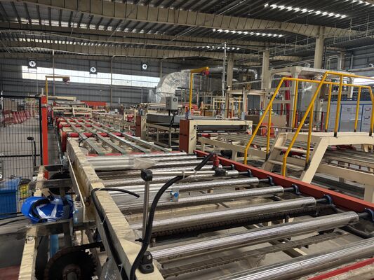 Bom preço. Máquina de Laminação Automática de PVC para Placa de Gesso com Laminação Efetiva de 1300mm, Sistema PLC e Capacidade de 2-6 Milhões de m²/ano on-line