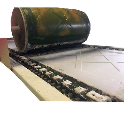 Bom preço. Linha de produção tamanho da telha do teto da gipsita da decoração do nível superior de 600*600 on-line